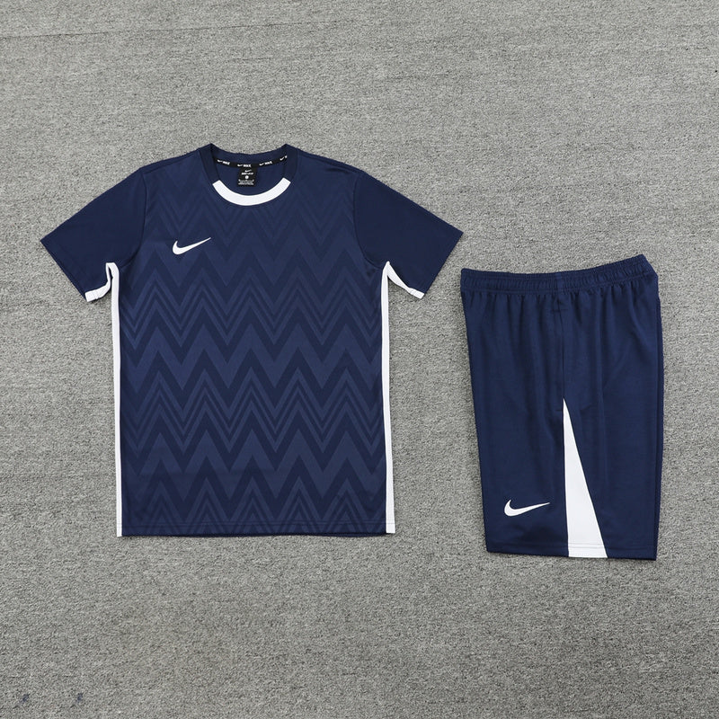 Conjunto de camiseta y pantalón corto Nike