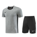 Conjunto de camiseta y pantalón corto Nike