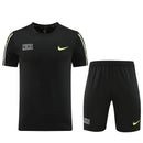 Conjunto de camiseta y pantalón corto Nike