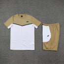 Conjunto de camiseta y pantalón corto Nike