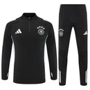 Conjunto largo entrenamiento selección Alemania temporada 2025 2026 color negro sudadera y pantalón escudo termosellado calidad 1.1 oficial, Alemania 2025, Chándal Alemania negro, Entrenamiento Alemania 2026, Sudadera Alemania, Pantalón Alemania, Ropa Alemania barata, Calidad 1.1 Alemania, Die Mannschaft, Tienda Hincha Futbolero, Germany Training Tracksuit.