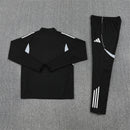 Conjunto largo entrenamiento selección Alemania temporada 2025 2026 color negro sudadera y pantalón escudo termosellado calidad 1.1 oficial, Alemania 2025, Chándal Alemania negro, Entrenamiento Alemania 2026, Sudadera Alemania, Pantalón Alemania, Ropa Alemania barata, Calidad 1.1 Alemania, Die Mannschaft, Tienda Hincha Futbolero, Germany Training Tracksuit.