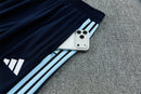Conjunto largo hombre Selección Argentina temporada 2026 2027 sudadera y pantalón azul marino oficial 3 estrellas fútbol técnica transpirable mundial navy.