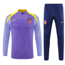 Conjunto hombre Atlético de Madrid entrenamiento temporada 2025 2026 sudadera morada y pantalón largo azul marino calidad 1.1 oficial, Atlético de Madrid 2025, Chándal entrenamiento Atleti, Conjunto Atlético 25/26, Sudadera morada Atleti, Ropa barata Atlético Madrid, Calidad 1.1 Atleti, Moda deportiva 2026, Tienda Hincha Futbolero, Aúpa Atleti, Bloke Core Atlético.