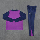 Conjunto hombre FC Barcelona entrenamiento temporada 2025 2026 sudadera color púrpura y pantalón largo azul marino calidad 1.1 oficial, Barcelona 2025, Chándal entrenamiento Barça, Conjunto Barcelona 25/26, Sudadera púrpura Barça, Ropa barata FC Barcelona, Calidad 1.1 Barça, Moda deportiva 2026, Tienda Hincha Futbolero, Visca el Barça, Bloke Core Barcelona.