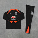 Conjunto largo hombre selección de Brasil temporada 25/26 entrenamiento edición blackout sudadera y pantalón negro calidad 1.1 premium Tienda Hincha Futbolero. Brasil 2025/26, Conjunto Brasil negro, Chándal Brasil blackout, Entrenamiento Brasil 25/26, Ropa Brasil mundial 2026, Calidad 1.1 Brasil, Tienda Hincha Futbolero, Brazil Training Tracksuit black.