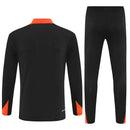 Conjunto largo hombre selección de Brasil temporada 25/26 entrenamiento edición blackout sudadera y pantalón negro calidad 1.1 premium Tienda Hincha Futbolero. Brasil 2025/26, Conjunto Brasil negro, Chándal Brasil blackout, Entrenamiento Brasil 25/26, Ropa Brasil mundial 2026, Calidad 1.1 Brasil, Tienda Hincha Futbolero, Brazil Training Tracksuit black.