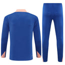 Conjunto hombre Selección de Francia entrenamiento temporada 2025 2026 sudadera y pantalón largo azul calidad 1.1 oficial, Francia 2025, Chándal entrenamiento Francia, Conjunto Les Bleus 25/26, Sudadera azul Francia, Ropa barata selección francesa, Calidad 1.1 Francia, Moda deportiva 2026, Tienda Hincha Futbolero, Allez Les Bleus, Bloke Core Francia.