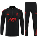 Liverpool 2026, Conjunto entrenamiento Liverpool 2026 negro, Ropa oficial Liverpool FC, Equipación entrenamiento Reds, Sudadera Salah entrenamiento, Regalo fútbol hombre Liverpool, Sudadera Liverpool oficial training, Indumentaria técnica Premier League, Liverpool training kit 2026, Comprar ropa Liverpool barata.