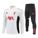 Liverpool 2026, Conjunto entrenamiento Liverpool 2026 blanco negro, Ropa oficial Liverpool FC, Equipación entrenamiento Reds, Sudadera Salah entrenamiento, Regalo fútbol hombre Liverpool, Sudadera Liverpool oficial training, Indumentaria técnica Premier League, Liverpool training kit 2026, Comprar ropa Liverpool barata.