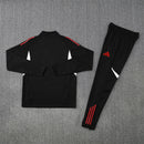 Liverpool 2026, Conjunto entrenamiento Liverpool 2026 negro, Ropa oficial Liverpool FC, Equipación entrenamiento Reds, Sudadera Salah entrenamiento, Regalo fútbol hombre Liverpool, Sudadera Liverpool oficial training, Indumentaria técnica Premier League, Liverpool training kit 2026, Comprar ropa Liverpool barata.
