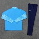 Conjunto entrenamiento hombre Manchester City temporada 2025 2026 oficial azul sudadera y pantalón técnica transpirable pro premier league sky blue.