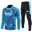 Conjunto entrenamiento hombre SSC Napoli temporada 2025 2026 oficial azul sudadera y pantalón negro técnica transpirable pro serie a kit partenopeo.
