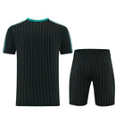 Conjunto Liverpool FC Terrace Icons 26/27 Camiseta y Pantalón Negro - TIENDA HINCHA FUTBOLERO