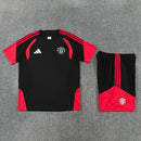 Conjunto Manchester United 26/27 Camiseta y Pantalón Negro - TIENDA HINCHA FUTBOLERO