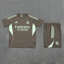 Conjunto Real Madrid 25/26 Camiseta y Pantalón Gris - TIENDA HINCHA FUTBOLERO