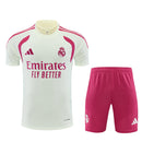 Conjunto Real Madrid 26/27 Camiseta Blanca y Pantalón Rosa - TIENDA HINCHA FUTBOLERO