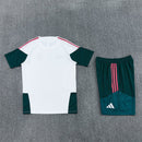 Conjunto Real Madrid 26/27 Camiseta Blanca y Pantalón Verde - TIENDA HINCHA FUTBOLERO