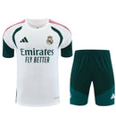 Conjunto Real Madrid 26/27 Camiseta Blanca y Pantalón Verde - TIENDA HINCHA FUTBOLERO