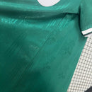 Camiseta oficial del Deportivo de La Coruña segunda equipación temporada 1999 2000 color verde retro para hombre de Tienda Hincha Futbolero, Camiseta Deportivo La Coruña retro, Depor 99/00, Ropa Depor vintage, Comprar camiseta Deportivo La Coruña, Super Dépor, Riazor, Camisetas fútbol retro, Retro Deportivo 2000, Historia Deportivo, Colección Super Dépor, Fútbol años 90.