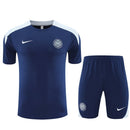 Conjunto de entrenamiento oficial del Inter de Milán 2025 2026 camiseta y pantalón azul marino para hombre de Tienda Hincha Futbolero, Conjunto entrenamiento Inter Milán, Inter de Milán 2025/26, Ropa entrenamiento Inter, Kit técnico Inter, Comprar conjunto Inter, Calidad premium Nerazzurri, San Siro moda, Inter de Milán azul marino, Entrenamiento fútbol pro.
