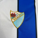 Camiseta retro hombre Málaga CF primera equipación blanquiazul año 1997 1998 calidad 1.1 premium estilo vintage Costa del Sol oficial, Málaga 1997, Camiseta retro Málaga, Camiseta vintage Málaga, Equipación Málaga barata, Calidad 1.1 Malaguista, Tienda Hincha Futbolero, La Rosaleda, Bloke Core retro, Camiseta azul y blanca antigua, Regalo fútbol vintage España.