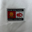 Camiseta hombre RCD Mallorca temporada 2001 2002 segunda equipación blanca detalles rojos y negros retro calidad 1.1 premium Samuel Eto'o Tienda Hincha Futbolero. Mallorca 2001, Mallorca 2002, Camiseta Mallorca retro, Ropa Mallorca clásica, Camiseta Mallorca blanca, Calidad 1.1 Mallorca, Eto'o 2002, Tienda Hincha Futbolero, Mallorca Retro Jersey 01/02 white.