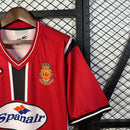 Camiseta hombre RCD Mallorca temporada 2001 2002 primera equipación roja detalles negros retro calidad 1.1 premium Samuel Eto'o Tienda Hincha Futbolero. Mallorca 2001, Mallorca 2002, Camiseta Mallorca retro, Ropa Mallorca clásica, Camiseta Mallorca roja, Calidad 1.1 Mallorca, Eto'o 2001, Son Moix Retro, Tienda Hincha Futbolero, Mallorca Retro Jersey 01/02 red.