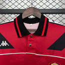 Camiseta hombre RCD Mallorca temporada 1994 1995 primera equipación roja detalles negros retro calidad 1.1 premium Tienda Hincha Futbolero. Mallorca 1994, Mallorca 1995, Camiseta Mallorca retro, Ropa Mallorca clásica, Camiseta Mallorca roja, Calidad 1.1 Mallorca, Bermellones Retro, Tienda Hincha Futbolero, Mallorca Retro Jersey 94/95.