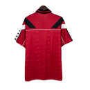 Camiseta hombre RCD Mallorca temporada 1994 1995 primera equipación roja detalles negros retro calidad 1.1 premium Tienda Hincha Futbolero. Mallorca 1994, Mallorca 1995, Camiseta Mallorca retro, Ropa Mallorca clásica, Camiseta Mallorca roja, Calidad 1.1 Mallorca, Bermellones Retro, Tienda Hincha Futbolero, Mallorca Retro Jersey 94/95.