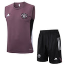 Manchester United 2025, Conjunto Man United 25/26, Entrenamiento United sin mangas, Ropa Manchester United morada, Kit entrenamiento púrpura, Camiseta regata United, Calidad 1.1 United, Nueva colección 2025, Regalo fútbol hombre, Tienda Hincha Futbolero.