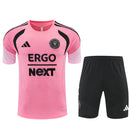 Conjunto hombre Inter Miami entrenamiento rosa y pantalón negro temporada 2026 2027 calidad 1.1 oficial, Inter Miami 2026, Conjunto Miami rosa, Equipación Inter Miami barata, Calidad 1.1 Messi Miami, Tienda Hincha Futbolero, Chase Stadium, Bloke Core 2026, Camiseta rosa Miami, Ropa entrenamiento MLS, Regalo fútbol Miami.