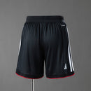 Pantalón corto hombre selección Alemania temporada 2026 2027 color negro versión jugador ajuste slim fit escudo termosellado calidad 1.1 oficial, Alemania 2026, Pantalón corto Alemania negro, Short Alemania versión jugador, DFB 2027, Ropa oficial Alemania barata, Calidad 1.1 Alemania, Mundial 2026, Tienda Hincha Futbolero, Germany Black Player Shorts.