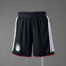 Pantalón corto hombre selección Alemania temporada 2026 2027 color negro versión jugador ajuste slim fit escudo termosellado calidad 1.1 oficial, Alemania 2026, Pantalón corto Alemania negro, Short Alemania versión jugador, DFB 2027, Ropa oficial Alemania barata, Calidad 1.1 Alemania, Mundial 2026, Tienda Hincha Futbolero, Germany Black Player Shorts.