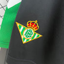 Real Betis 2026, Short Betis oficial, Pantalón corto Betis negro, Ropa oficial Verdiblanca, Pantalón fútbol Betis, Regalo fútbol hombre Betis, Short Benito Villamarín, Jersey Betis 25/26 kit, Bloke Core bético, Comprar short barato, Tienda Hincha Futbolero.