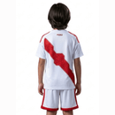 Conjunto infantil selección Perú 2026 2027 primera equipación blanca con franja roja calidad 1.1 premium edición Copa del Mundo oficial, Perú infantil 2026, Conjunto niño Perú blanco, Ropa selección Perú niños 2026, Equipación Perú junior 26/27, Calidad 1.1 infantil blanca, Tienda Hincha Futbolero, Regalo niño fútbol Perú, Camiseta franja roja Perú niño, Peru Kids 2026 Home.