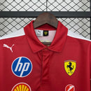 Polo hombre Ferrari F1 Team temporada 2025 color rojo rosso corsa logotipos patrocinadores calidad 1.1 premium. Polo Ferrari 2025, Ropa Ferrari F1, Polo Hamilton Ferrari, Polo Charles Leclerc, Ferrari Rosso Corsa, Calidad 1.1 F1, Scuderia Ferrari Wear, Tienda Hincha Futbolero, Ferrari F1 Polo Shirt.