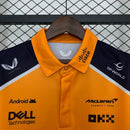 Polo hombre McLaren F1 Team temporada 2025 color naranja papaya logotipos patrocinadores calidad 1.1 premium Tienda Hincha Futbolero. Polo McLaren 2025, Ropa McLaren F1, Polo Lando Norris, Polo Oscar Piastri, McLaren Papaya Orange, Calidad 1.1 F1, Racing Core 2025, Tienda Hincha Futbolero, McLaren F1 Polo Shirt