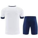 Conjunto de entrenamiento oficial de la selección de Portugal temporada 2025 2026 camiseta blanca y pantalón azul marino para hombre de Tienda Hincha Futbolero, Conjunto entrenamiento Portugal, Portugal 2025/26, Ropa entrenamiento selección Portugal, Kit técnico Portugal, Comprar conjunto Portugal hombre, Calidad premium Portugal, Portugal blanco azul, Entrenamiento fútbol pro, Seleção das Quinas