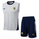 Conjunto entrenamiento hombre selección de Portugal temporada 2025 2026 camiseta sin mangas blanca y pantalón corto azul marino calidad 1.1 oficial, Portugal 2025, Conjunto entrenamiento Portugal, Portugal blanco azul, Ropa entrenamiento barata, Calidad 1.1 Portugal, Portugal Training 25/26, Kit sin mangas luso, Tienda Hincha Futbolero, Cristiano Ronaldo Training.