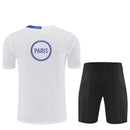 Conjunto hombre entrenamiento PSG temporada 2025 2026 camiseta blanca pantalón negro calidad 1.1 premium Tienda Hincha Futbolero. PSG 2025, PSG 2026, Conjunto PSG, Entrenamiento PSG blanco, Chándal PSG negro, Ropa PSG fútbol, Calidad 1.1 PSG, Bloke Core Paris, Tienda Hincha Futbolero, PSG Training Kit 25/26.