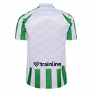 Camiseta hombre Real Betis primera equipación temporada 2024 2025 verde y blanca oficial fútbol bético Benito Villamarín transpirable bordada clásica.