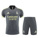 Conjunto hombre entrenamiento Real Madrid camiseta y pantalón corto gris temporada 2025 2026 calidad 1.1 oficial, Real Madrid entrenamiento 2025, Conjunto gris Madrid, Ropa entrenamiento Real Madrid, Camiseta entrenamiento Madrid hombre, Calidad 1.1 Merengue, Tienda Hincha Futbolero, La Liga 2026 training, Bloke Core deportivo, Regalo hombre Real Madrid, Kit entrenamiento gris 25/26.