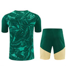 Conjunto hombre Real Madrid temporada 2026 2027 oficial camiseta y pantalón corto verde fútbol técnica transpirable entrenamiento galáctico Bernabéu.