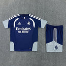 Conjunto hombre Real Madrid temporada 2026 2027 oficial camiseta y pantalón corto azul marino fútbol técnica transpirable entrenamiento galáctico Bernabéu