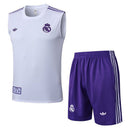 Conjunto entrenamiento hombre Real Madrid temporada 2025 2026 camiseta sin mangas blanca y pantalón corto púrpura calidad 1.1 oficial, Real Madrid 2025, Conjunto entrenamiento Madrid, Real Madrid blanco púrpura, Ropa entrenamiento barata, Calidad 1.1 Real Madrid, Madrid Training 25/26, Kit sin mangas Madrid, Tienda Hincha Futbolero, Valdebebas Style.