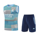 Real Madrid 2026, Conjunto entrenamiento Madrid, Camiseta sin mangas Real Madrid, Short azul marino Madrid, Ropa oficial Real Madrid, Jersey Madrid 25/26 azul, Regalo fútbol hombre Madrid, Kit entrenamiento Valdebebas, Bloke Core fitness, Comprar conjunto barato, Tienda Hincha Futbolero.
