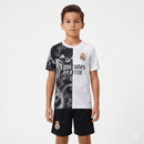 Conjunto infantil Real Madrid edición especial dragón 2025 2026 niños kit completo camiseta dual mitad blanca mitad negra y pantalón corto oficial fútbol niños Madrid 25/26 exclusivo.