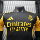 Camiseta hombre Real Madrid temporada 2025 2026 edición especial color negro con detalles en amarillo versión jugador auténtica calidad 1.1 oficial, Real Madrid 2025, Camiseta Madrid especial, Real Madrid 25/26 negra amarilla, Camiseta auténtica Madrid, Ropa barata Real Madrid, Calidad 1.1 Madrid, Moda madridista 2026, Tienda Hincha Futbolero, Hala Madrid, Bloke Core Madrid.