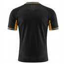 Camiseta hombre Real Madrid temporada 2025 2026 edición especial color negro con detalles en amarillo versión jugador auténtica calidad 1.1 oficial, Real Madrid 2025, Camiseta Madrid especial, Real Madrid 25/26 negra amarilla, Camiseta auténtica Madrid, Ropa barata Real Madrid, Calidad 1.1 Madrid, Moda madridista 2026, Tienda Hincha Futbolero, Hala Madrid, Bloke Core Madrid.